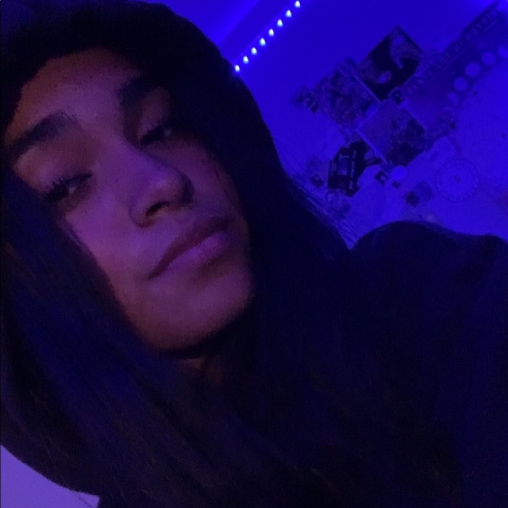 Meet your Posher, Mia